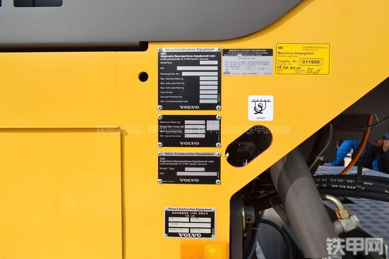 沃尔沃ABG6820沥青摊铺机局部