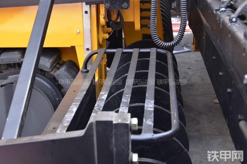 陕建机械SUM070沥青摊铺机局部