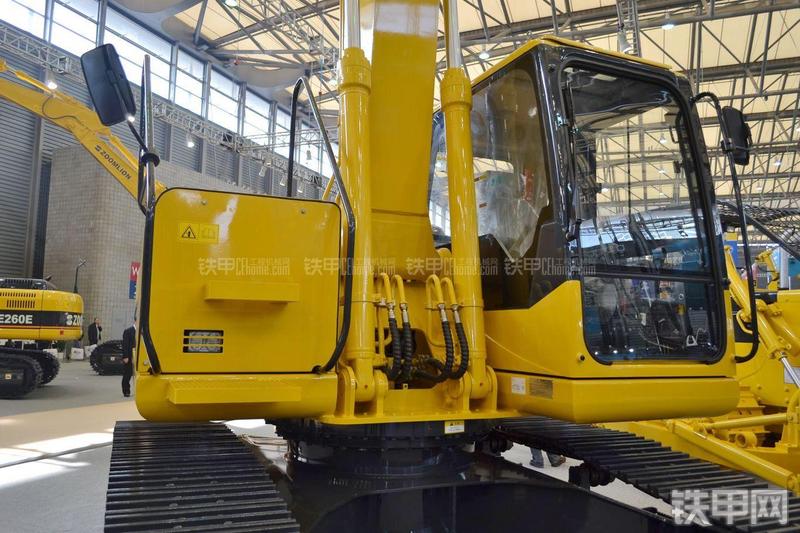 中联重科ZE205E-H混合动力挖掘机局部