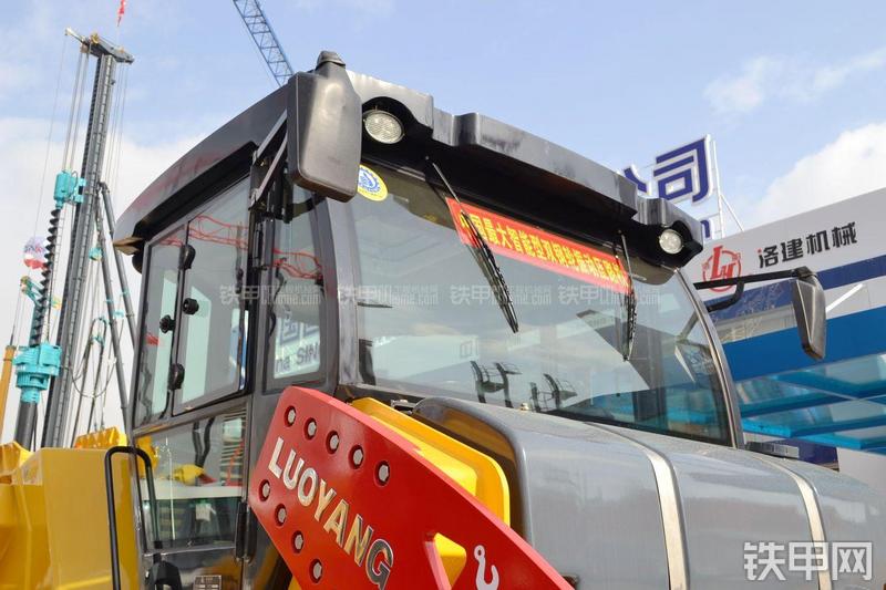 国机洛建LDD316H压路机局部