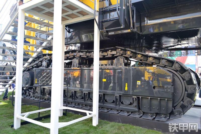 中联重科ZE3000ELS挖掘机局部