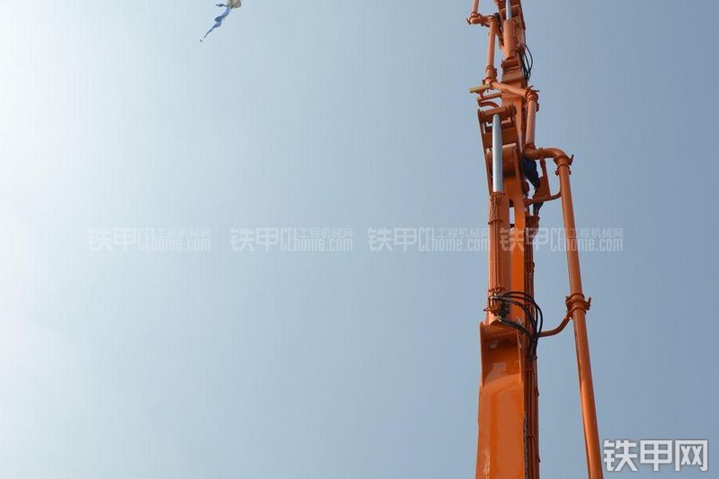 中联重科ZLJ5339THB 49X-6RZ泵车局部