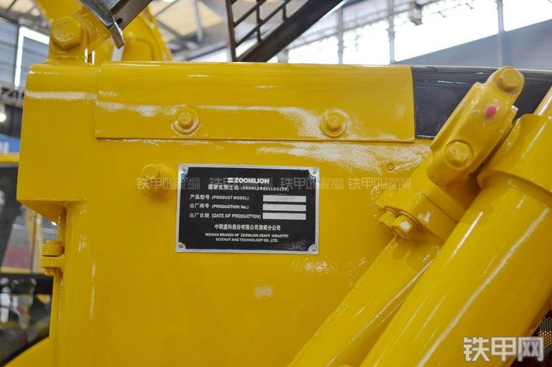 中联重科ZD160F-5推土机局部