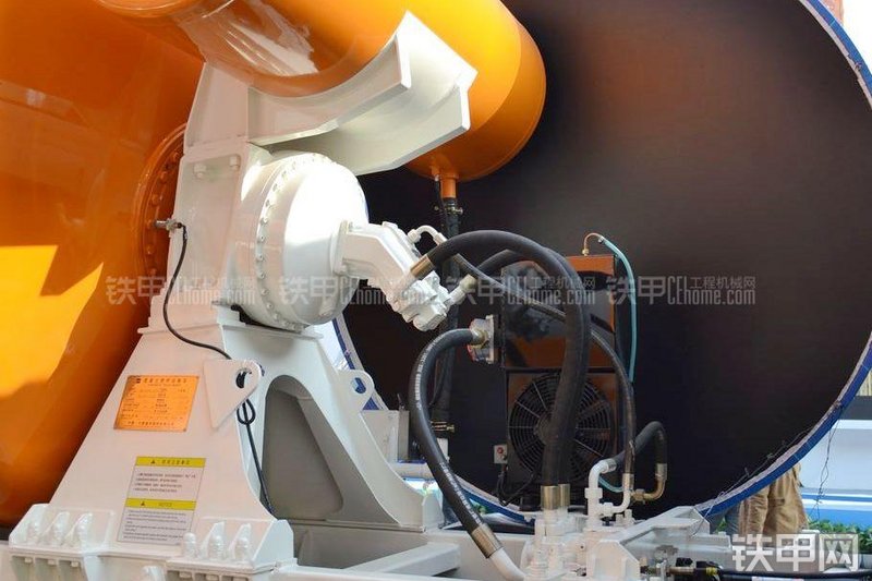 中联重科ZLJ5310GJBGH日野搅拌运输车局部