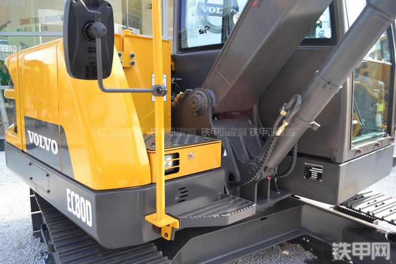 沃尔沃EC80D挖掘机局部