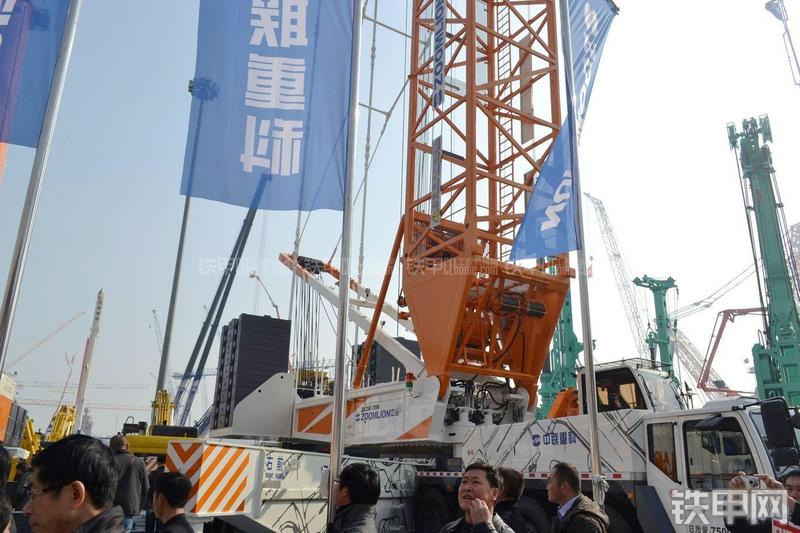 中联重科ZAL16020B43W风电专用起重机局部