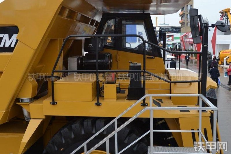 天业通联TTM70A非公路自卸车局部