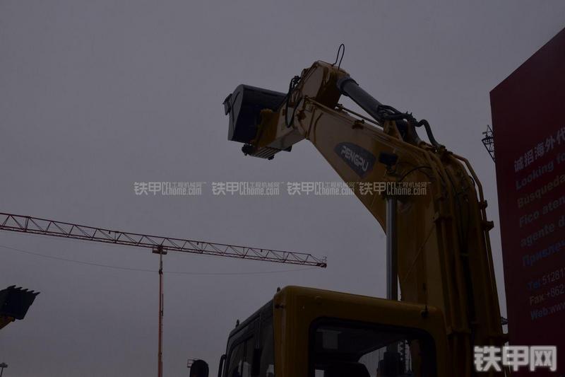 彭浦SW210E-1挖掘机局部