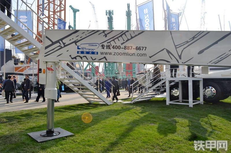 中联重科ZLJ5910THBS-101-7RZ泵车局部