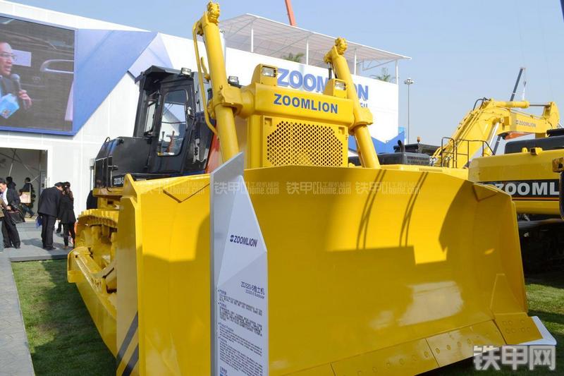 中联重科ZD320-5推土机整机外观