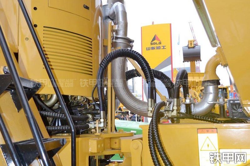 天业通联TTA51非公路自卸车局部