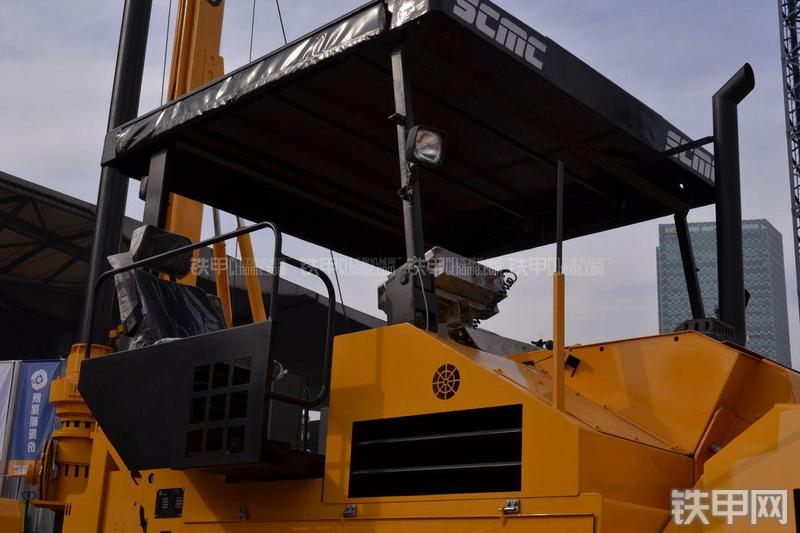 陕建机械SUM070沥青摊铺机局部