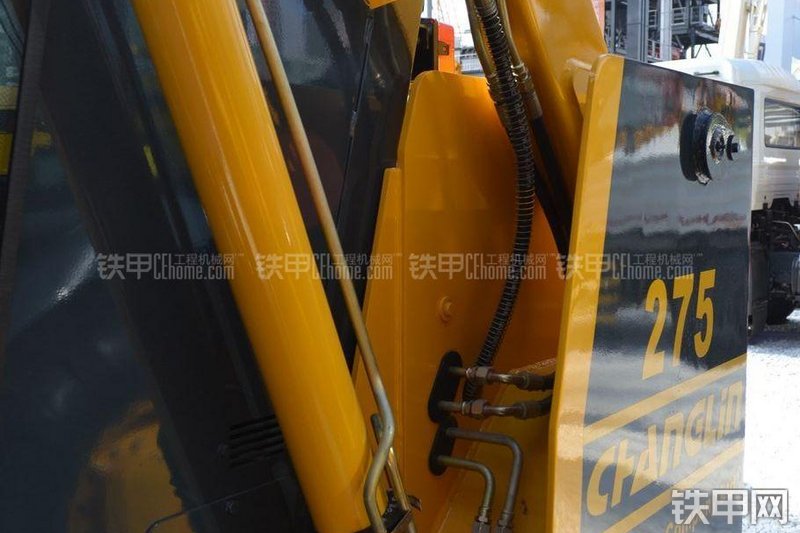 国机常林275滑移装载机局部