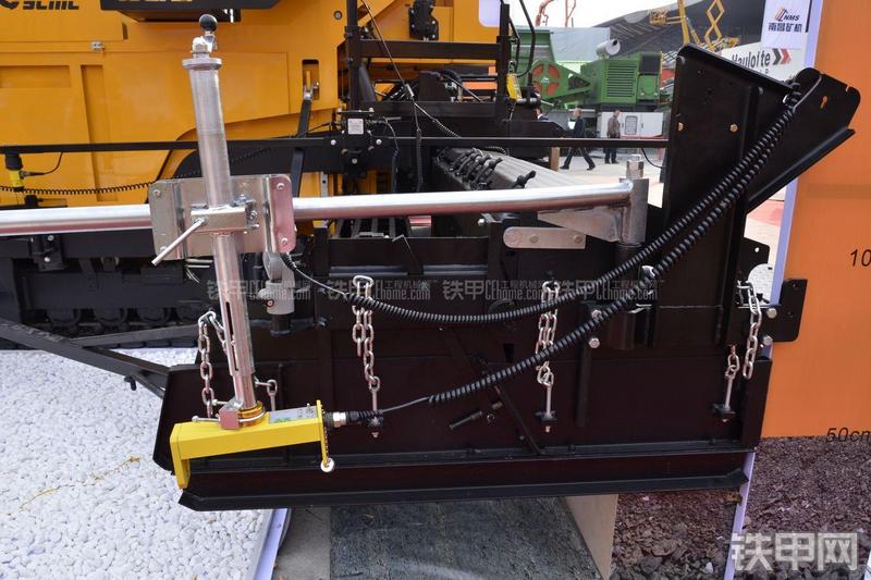 陕建机械SUM070沥青摊铺机局部