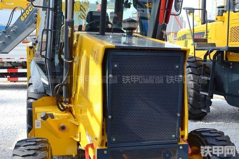 国机常林620CS挖掘装载机整机外观