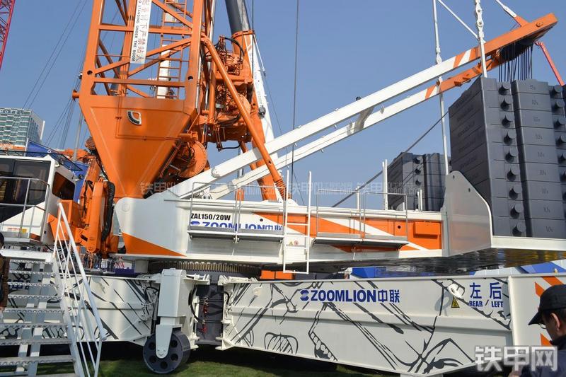 中联重科ZAL16020B43W风电专用起重机局部