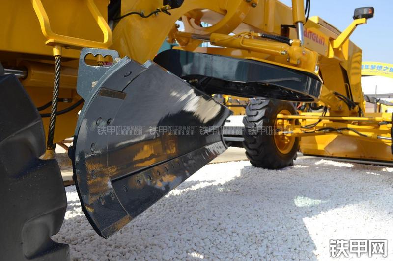 国机常林722H平地机局部