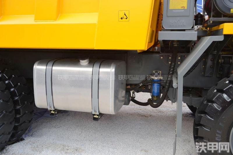 中环动力M420多桥非公路自卸车局部