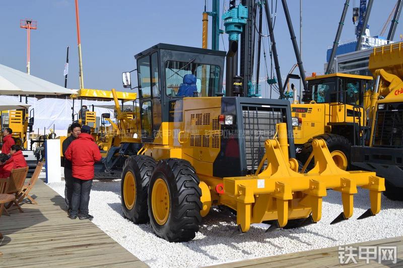 国机常林722H平地机整机外观