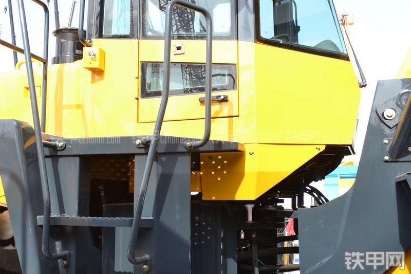 国机常林996装载机局部