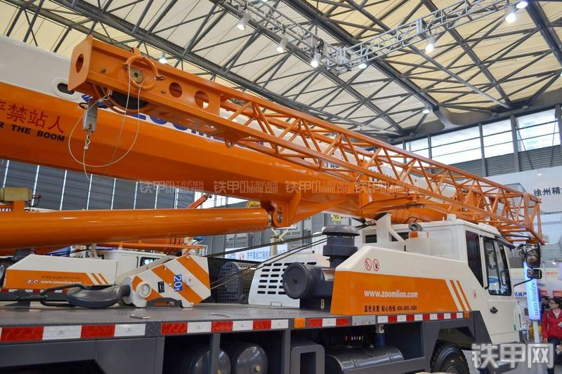 中联重科QY20VF起重机局部