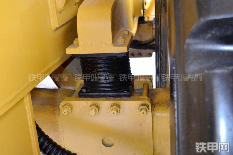 天业通联TTA51非公路自卸车局部