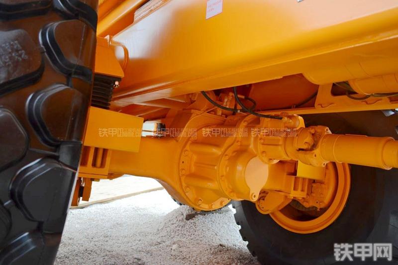 中环动力BZK A300D非公路自卸车局部