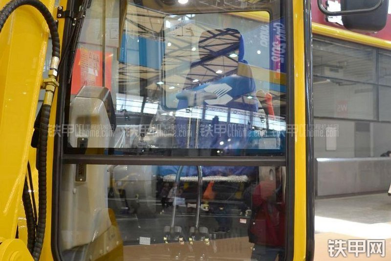 中联重科ZE60E-1挖掘机局部