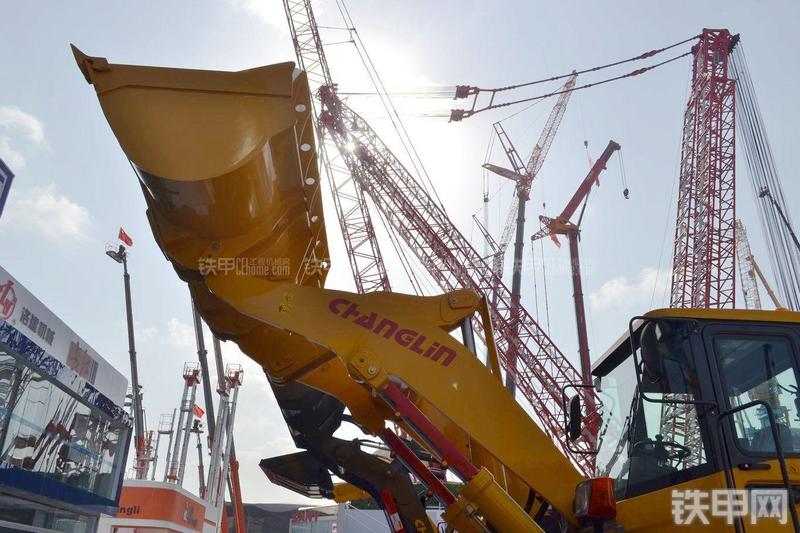 国机常林956X装载机局部