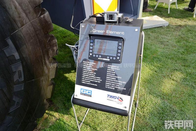 中联重科RT100越野起重机局部