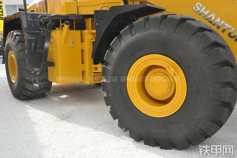 山推SL80W装载机局部