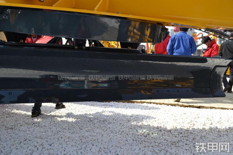 国机常林722H平地机局部