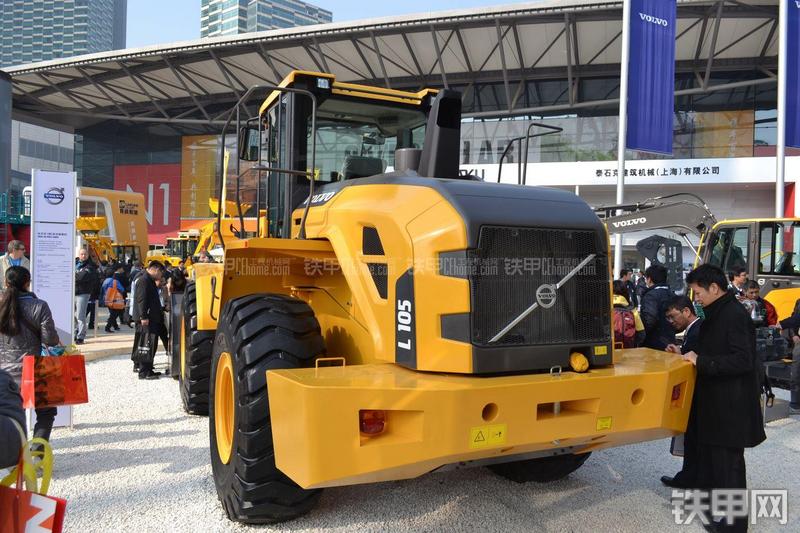 沃尔沃L105装载机整机外观