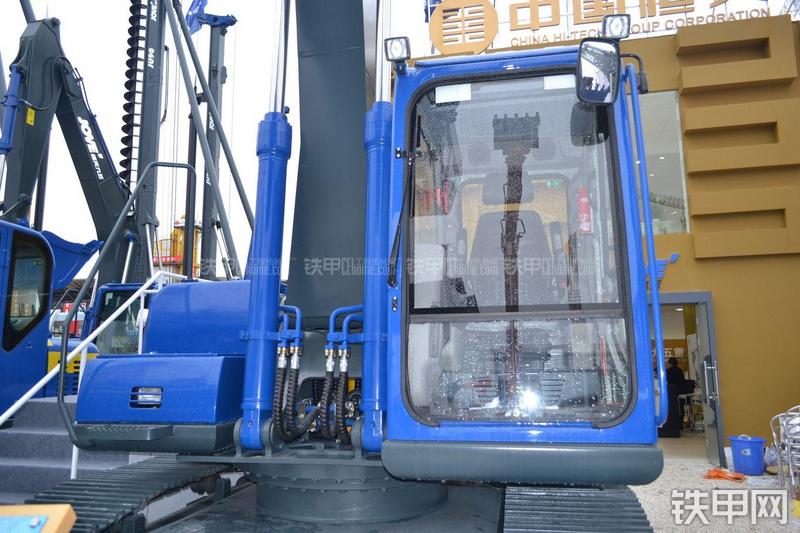 恒天九五JV235LC康明斯挖掘机局部