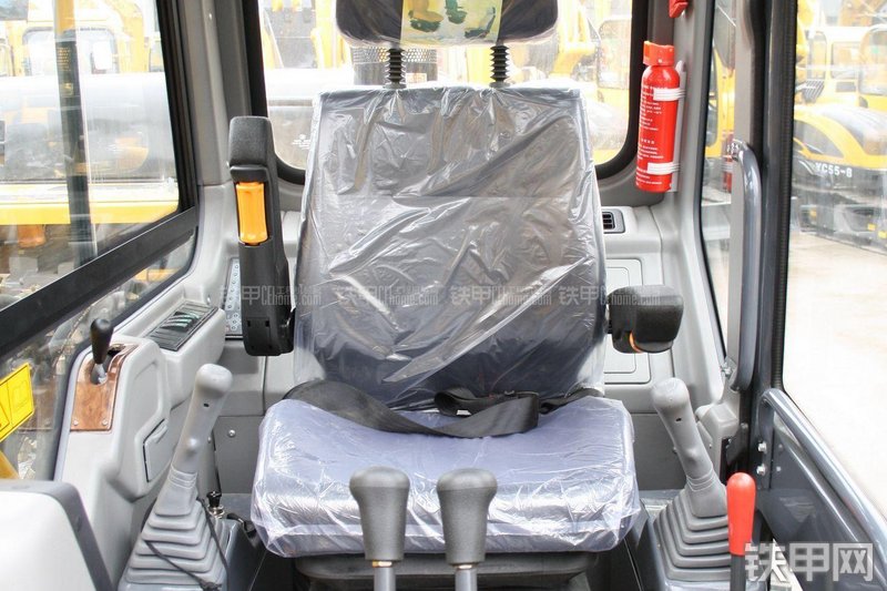 玉柴YC135-8挖掘机局部