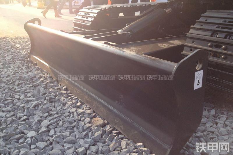 杰西博8061挖掘机局部