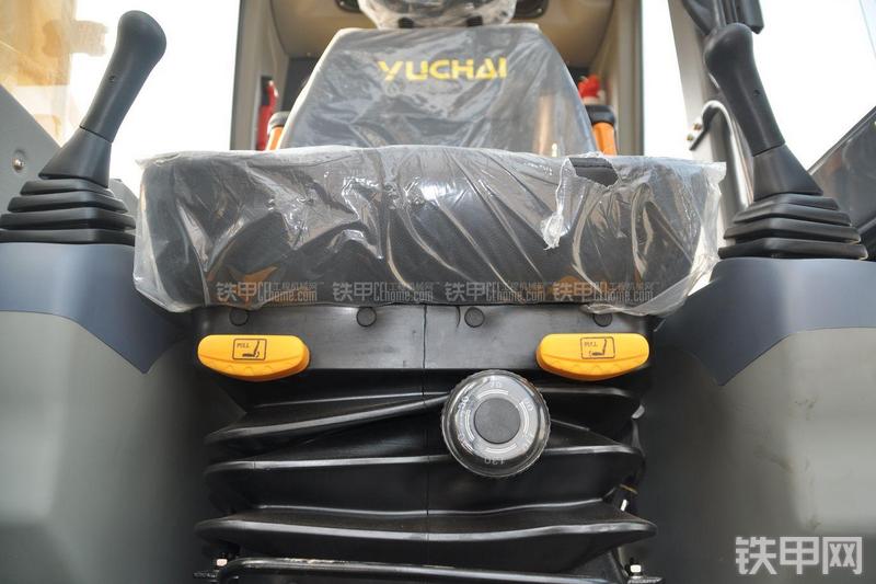 玉柴YC210LC-8挖掘机局部