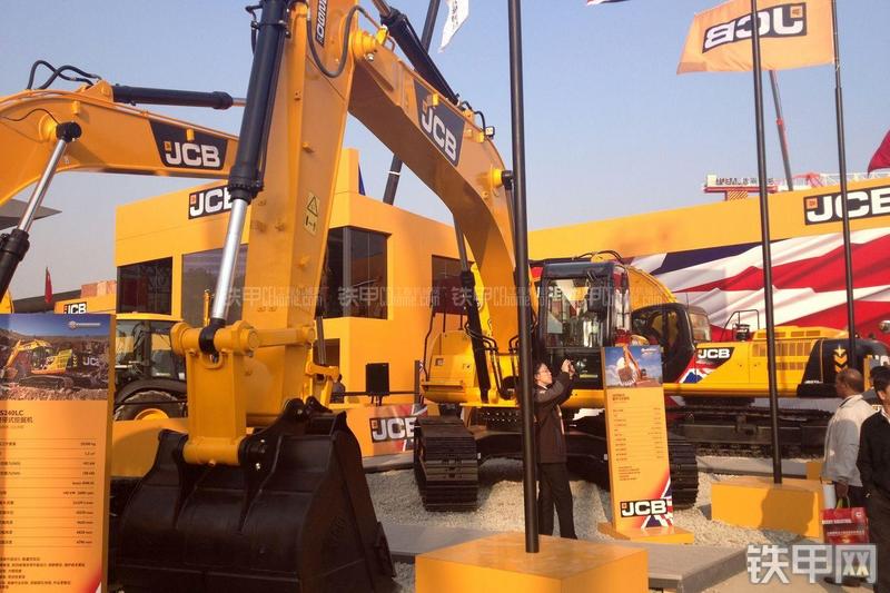 杰西博JS290LC挖掘机整机外观