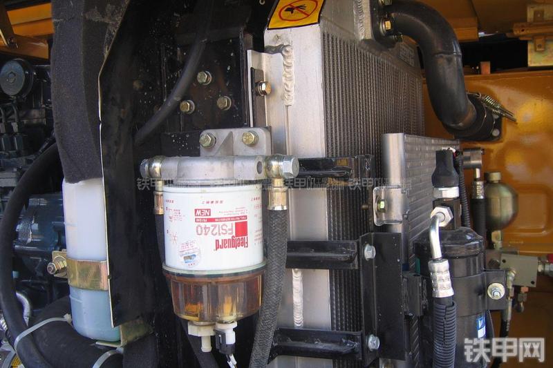 玉柴YC85-8挖掘机局部