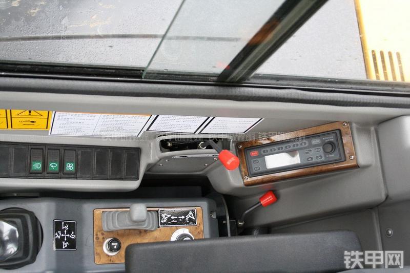 玉柴YC60-8挖掘机局部