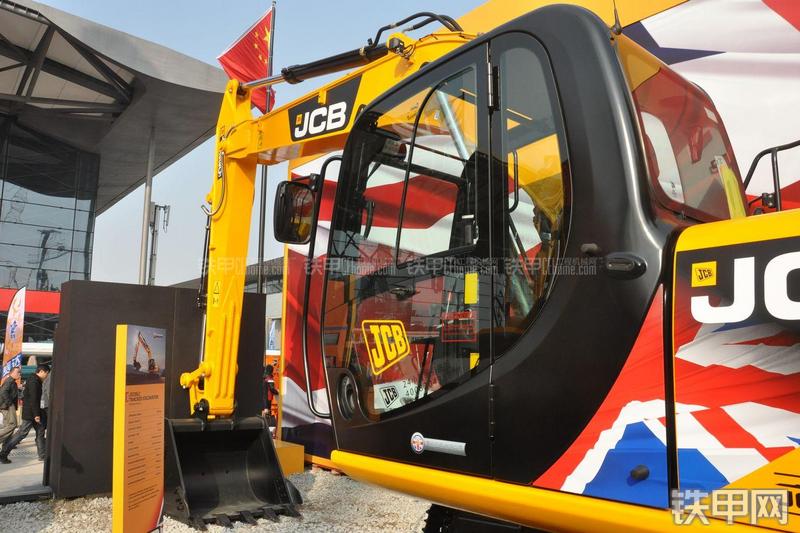 杰西博JS220LC挖掘机局部