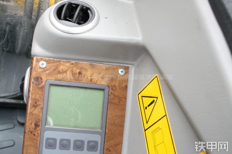 玉柴YC60-8挖掘机局部