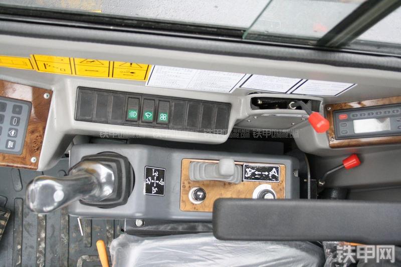 玉柴YC60-8挖掘机局部