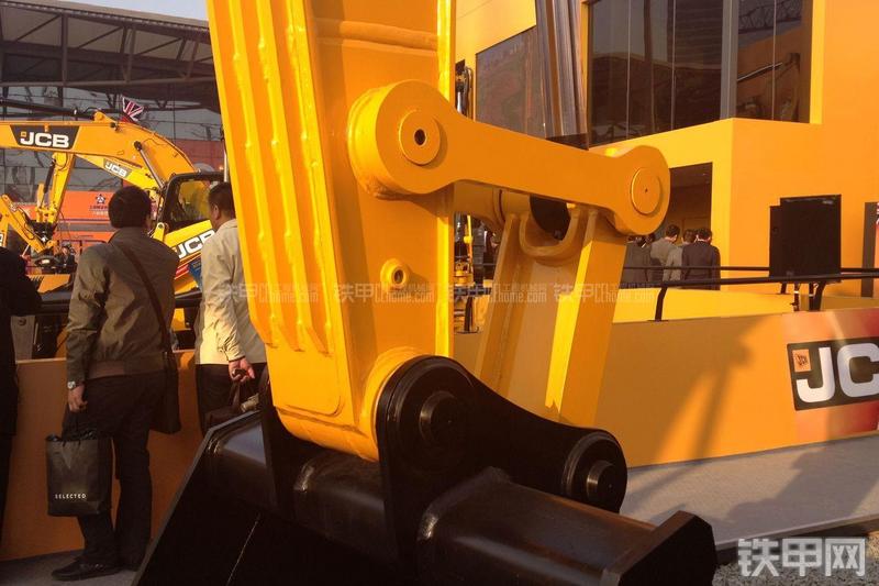 杰西博JS240LC挖掘机局部