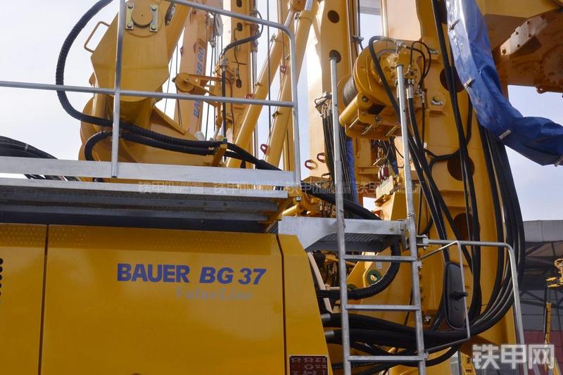 宝峨BG37（BS80主机）旋挖钻局部