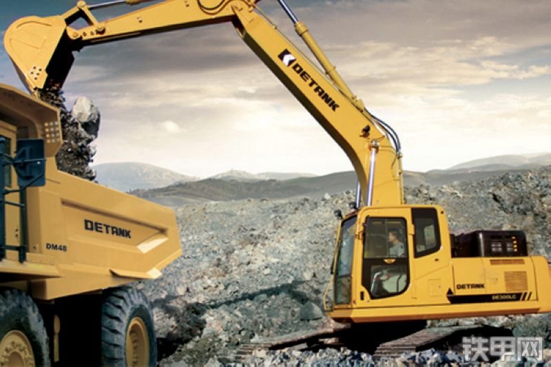 奇瑞迪凯重科DE300挖掘机其他