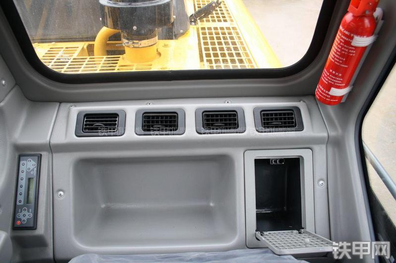 玉柴YC135-8挖掘机局部