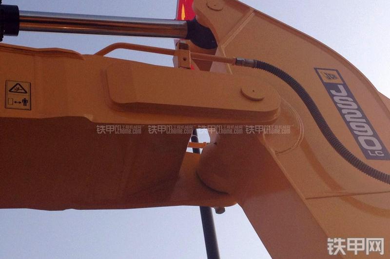 杰西博JS290LC挖掘机局部