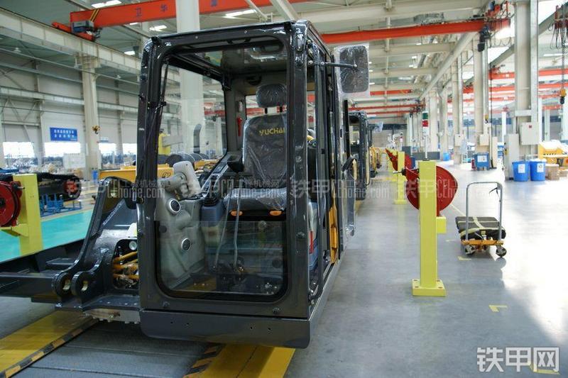 玉柴YC360LC-8挖掘机局部