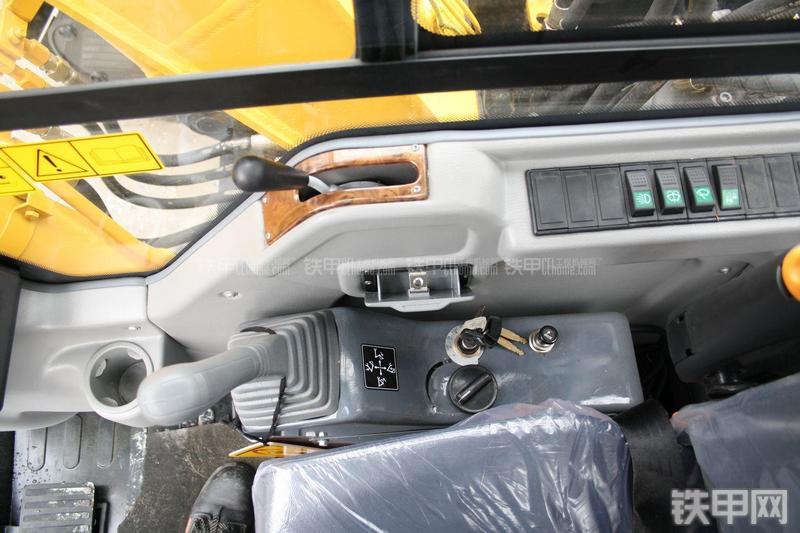 玉柴YC135-8挖掘机局部